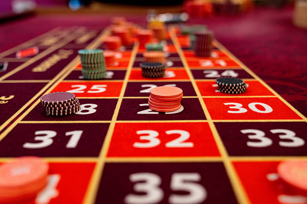 singabola platform interface showing football markets, live-dealer tables, and slot games across multiple categories